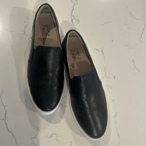 Naturalizer leather loafers